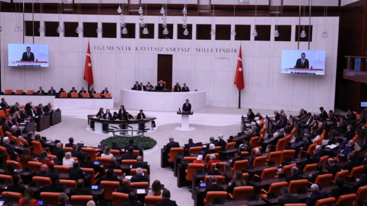 TBMM'de öğrenci affını içeren düzenleme yasalaştı