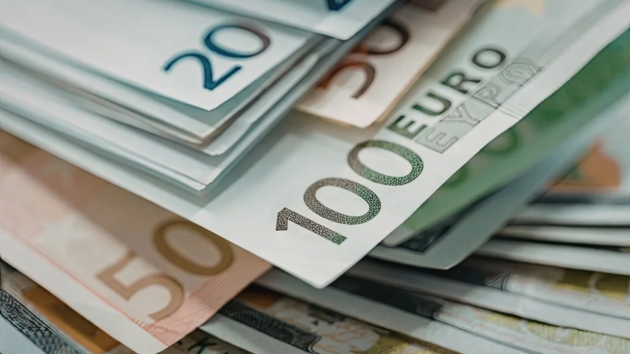 Kapalıçarşı'da dolar ve euro yeni haftaya yükselişle başladı