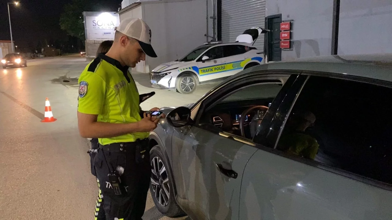 Bursa'da Alkolmetreyi üflememek için "İkizim var" dedi, cezadan kurtulamadı