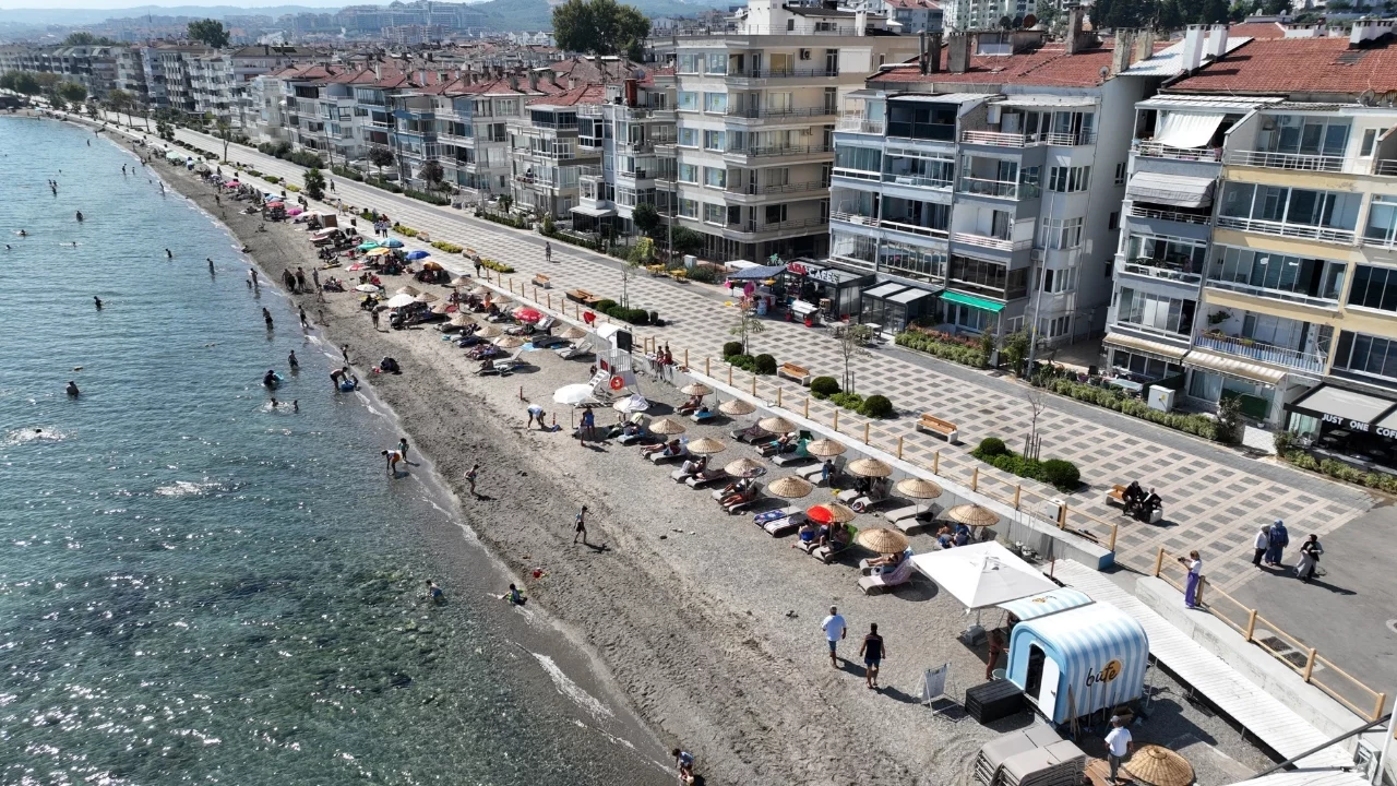 Yaz sıcakları Mudanya plajlarını doldurdu