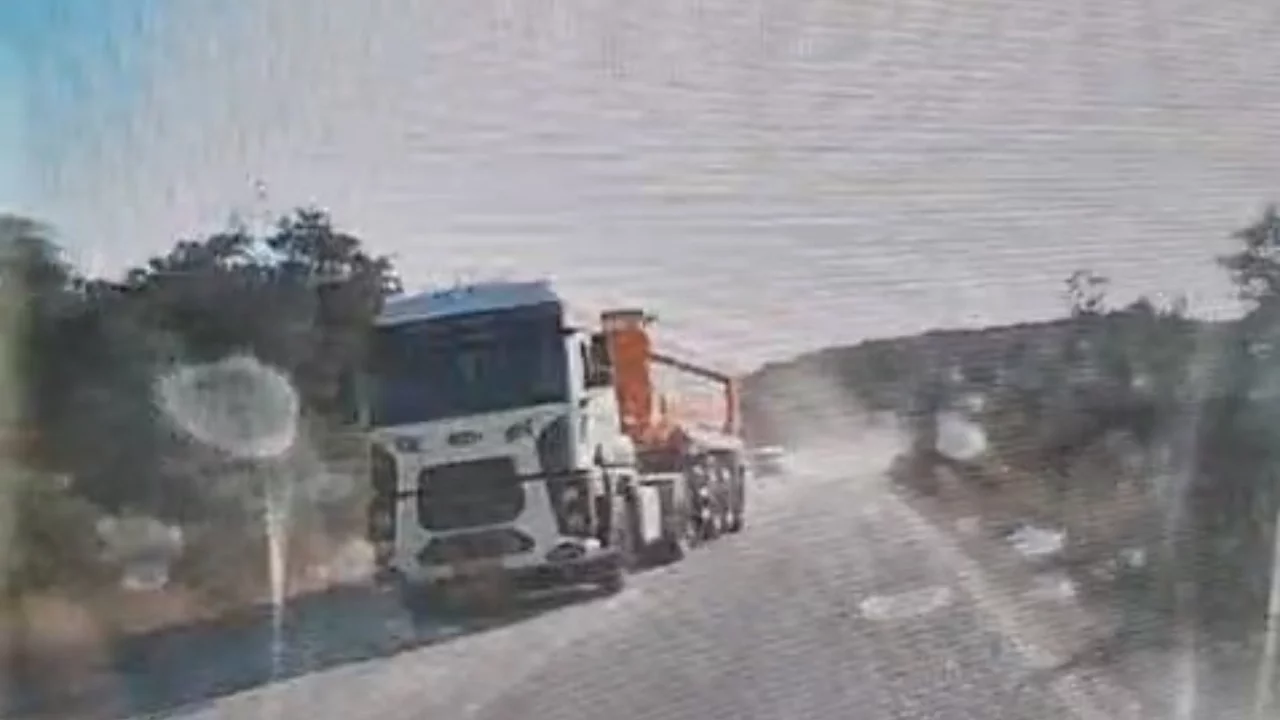 Bursa'da virajda hatalı sollama kamerada