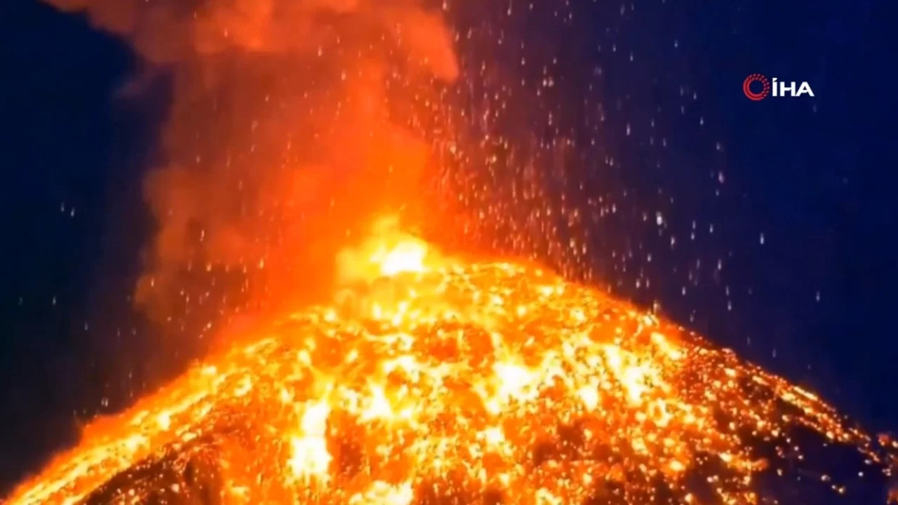 Guatemala'da Fuego Yanardağı patladı: Köyler tahliye edildi