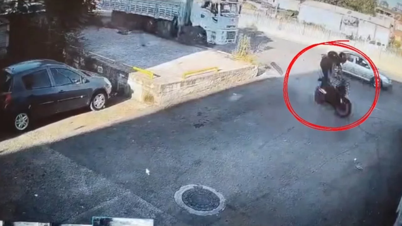 Bursa'da kontrolden çıkan motosiklet duvara çarptı: Sürücü hayatını kaybetti