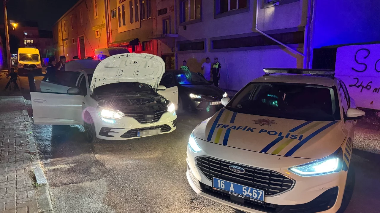 Bursa'da sahte plakalı çalıntı araç operasyonu: 3 gözaltı