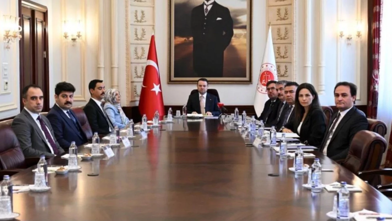 Adalet Bakanı Akın Gürlek, Muhsin Yazıcıoğlu'nun ailesini kabul etti