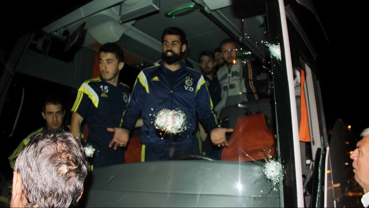 Fenerbahçe otobüsüne saldırı soruşturmasında 5 şüpheliye operasyon