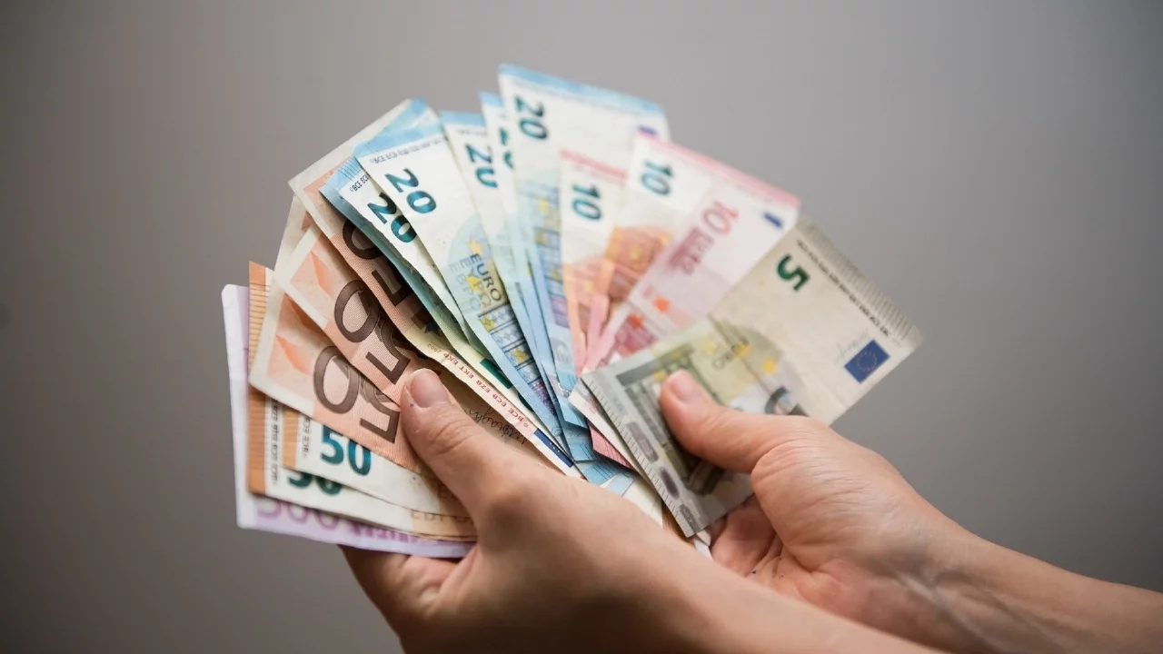 Dolar ve euroda sınırlı hareketlilik sürüyor