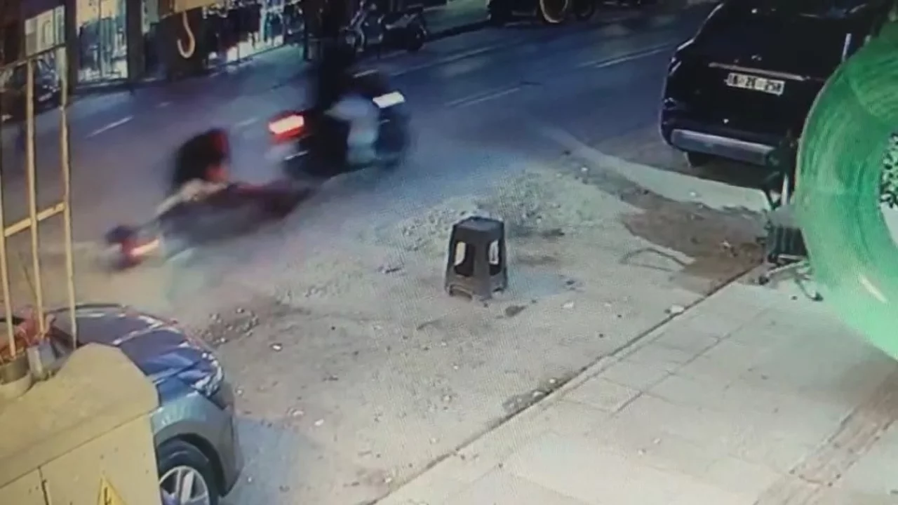 Bursa'da yol çalışması için açılan çukur motosiklet kazasına neden oldu