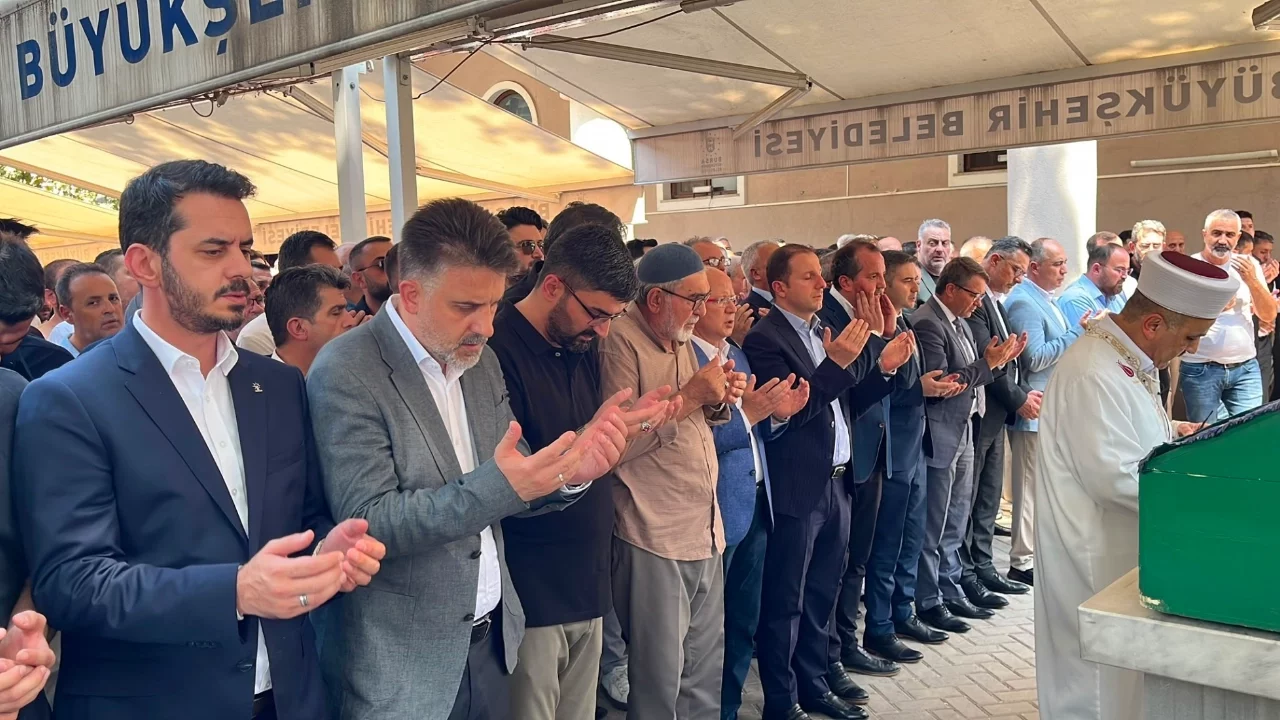 Bursa'da kazada hayatını kaybeden Enver Erol son yolculuğuna uğurlandı