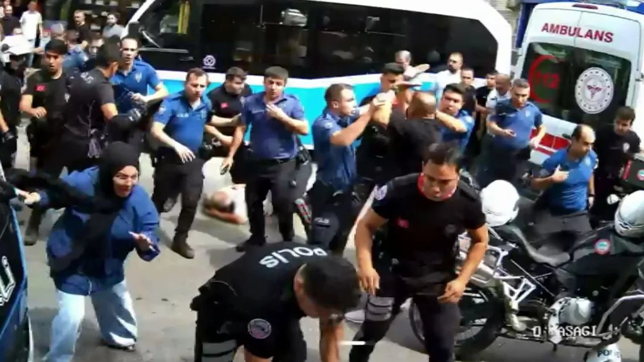 Bursa'da akraba kavgasında bıçaklı saldırı: Polis müdahale etti