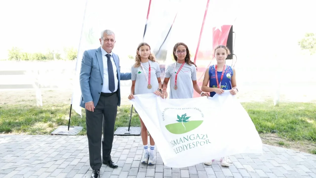 Osmangazi Belediyesi gençleri spor yapmaya teşvik ediyor