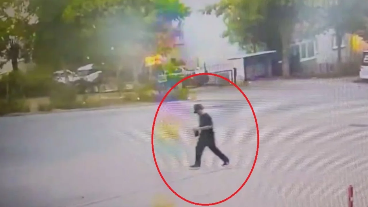 Bursa'da şapkalı hırsız 'Örümcek Adam' gibi tırmanıp evleri soydu