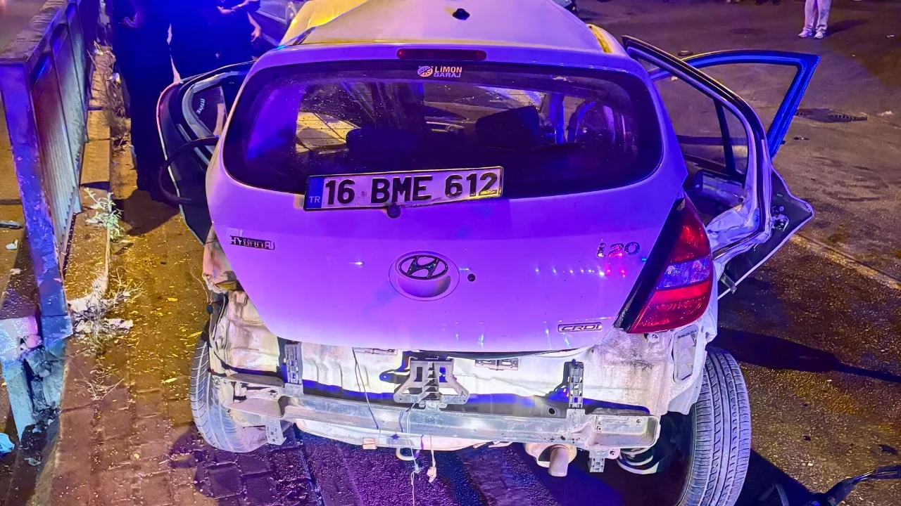Bursa'da feci kaza: 17 yaşındaki sürücü hayatını kaybetti