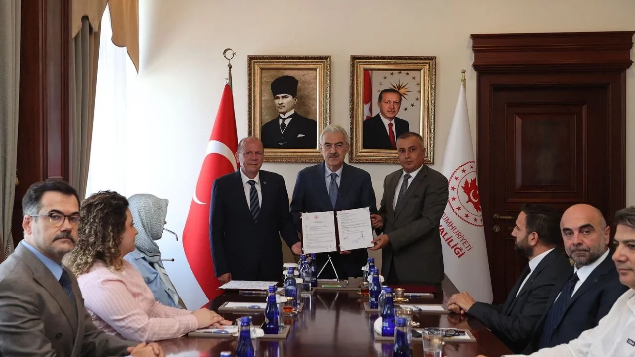 Bursa Ticaret Borsası'ndan merhum Meclis Başkanı Mehmet Aydın'a ahde vefa