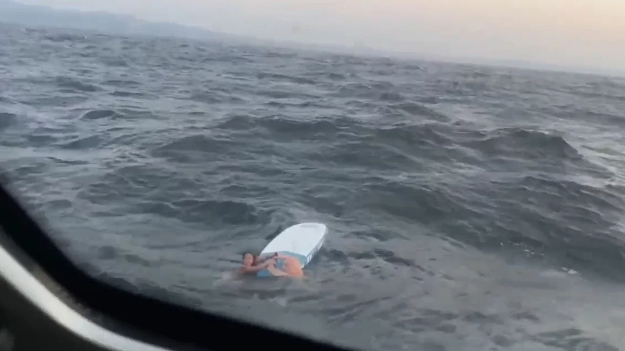 SUP board ile sürüklenen baba ve kızı kurtarıldı