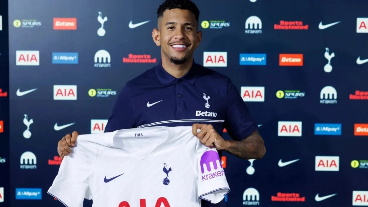 Tottenham, Manchester City'den Savinho'yu transfer etti