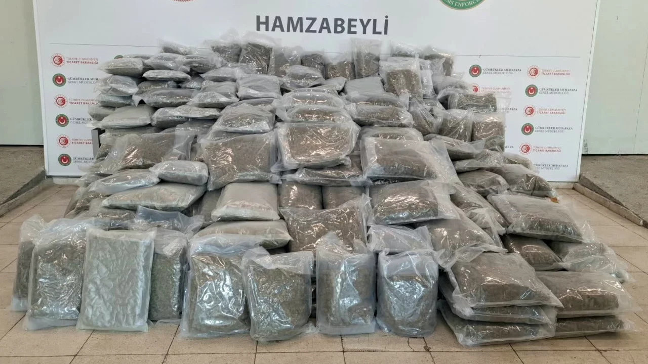 Bursa'ya gelen araçta 287 kilo esrar ele geçirildi