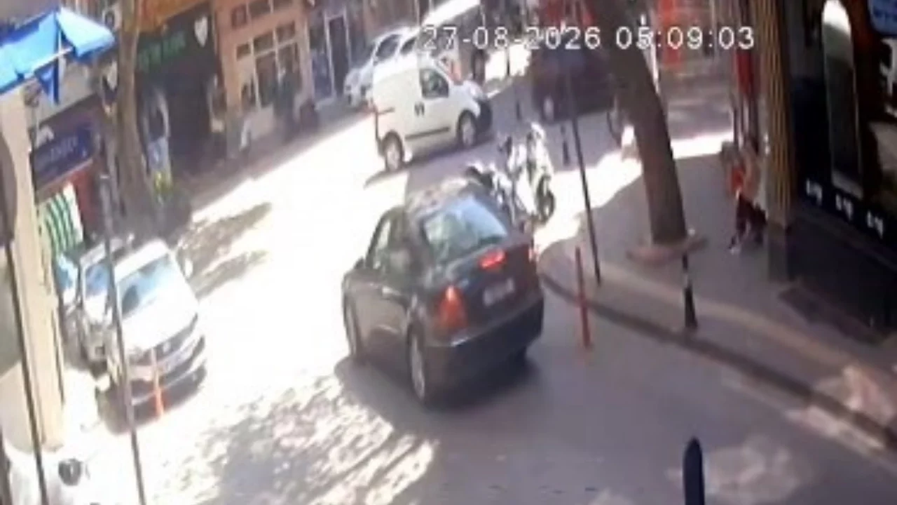Bursa'da otomobil ile motosiklet çarpıştı: 1 yaralı