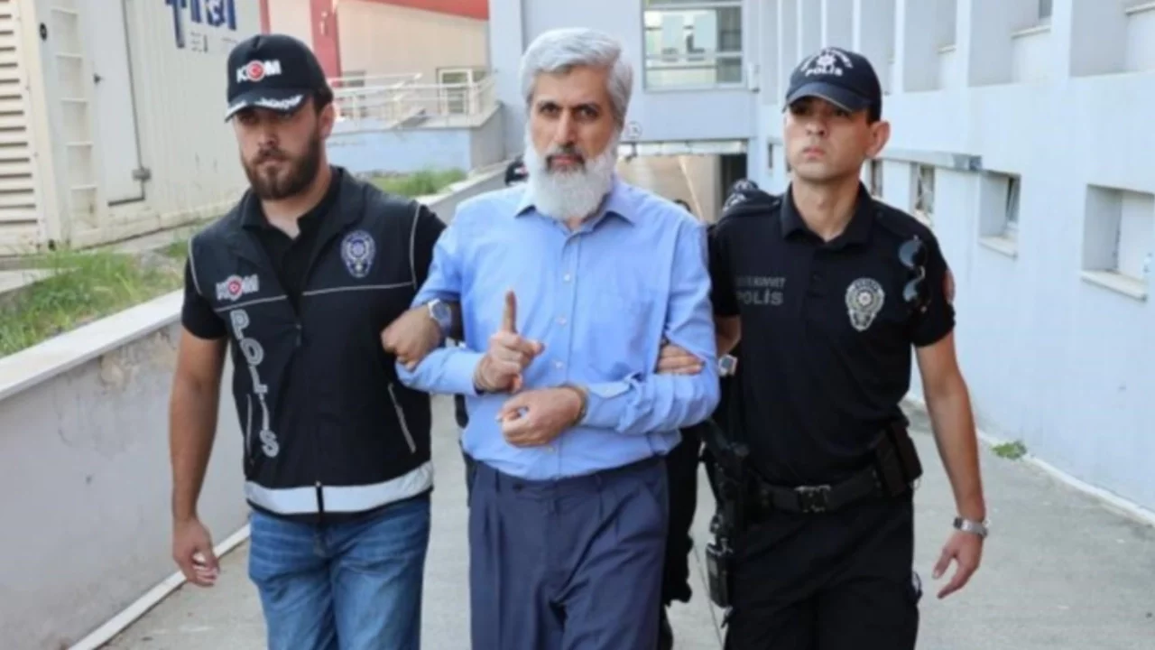 Alparslan Kuytul hakkında iddianamede dikkat çeken iddia: "İzni olmadan evlenen çifte baskın yaptırıldı"