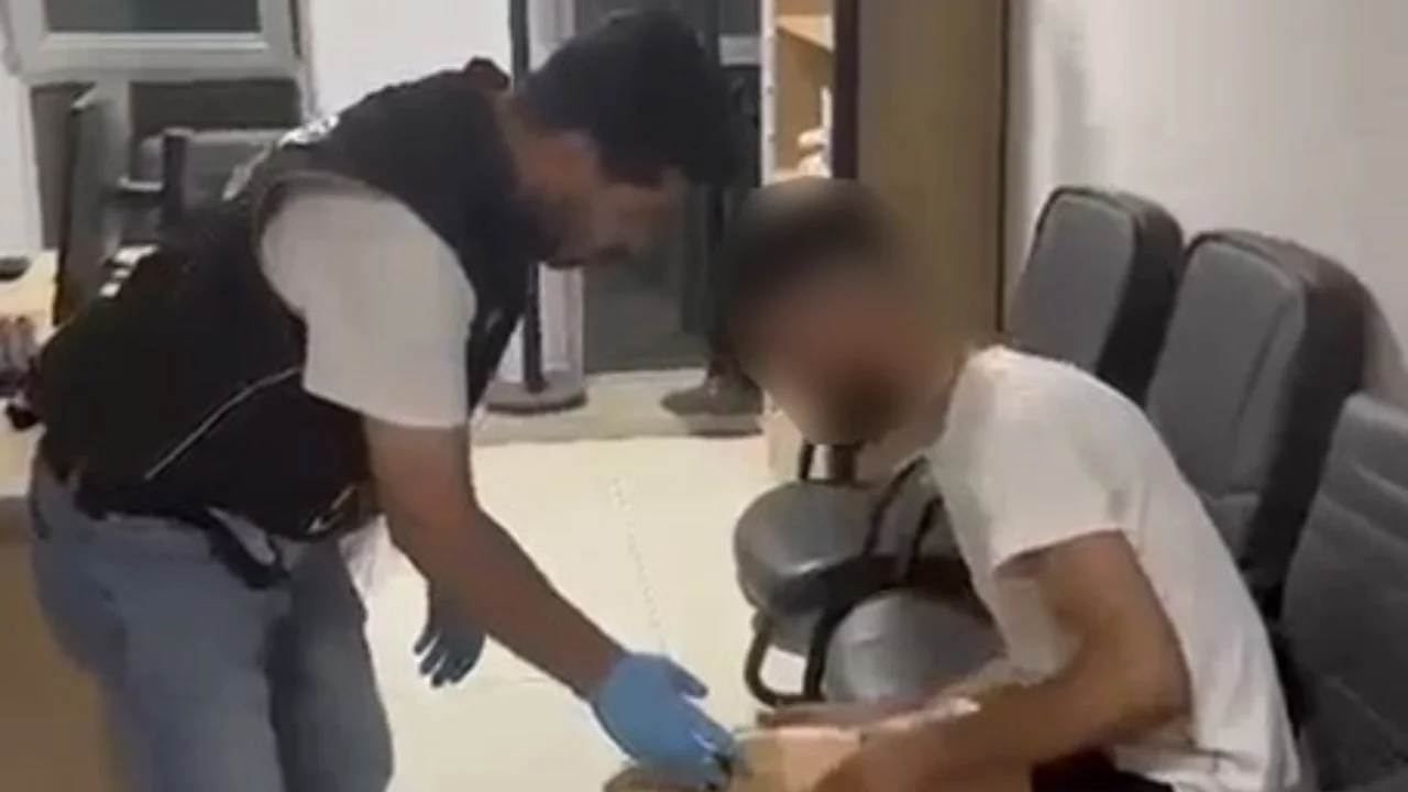 Bursa'da protez bacağından 830 gram metamfetamin çıktı