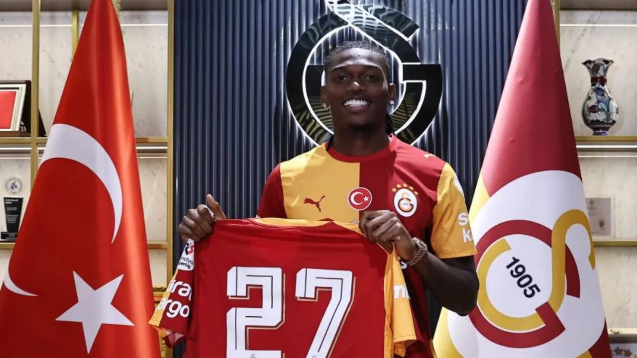 Rafael Leao: "Şampiyonluklar kazanmak için buradayım"