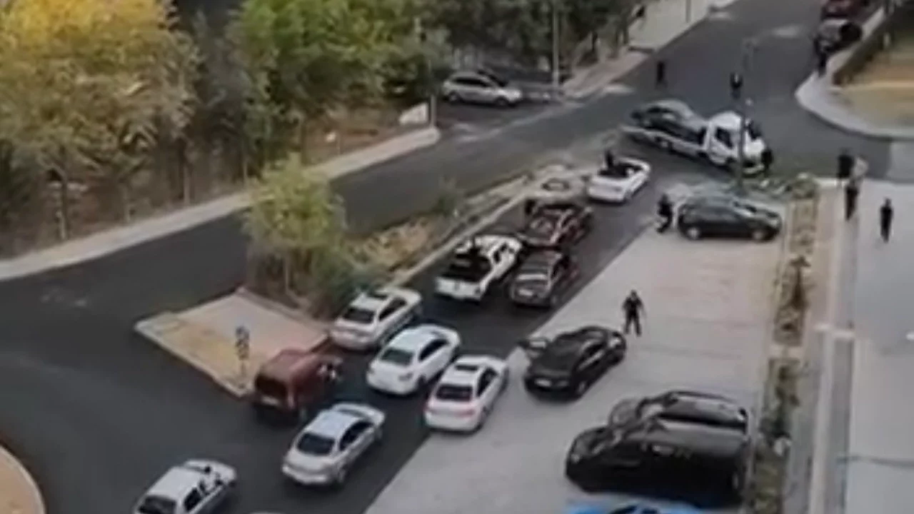 Bursa'da düğün konvoyu yolu dakikalarca kapattı