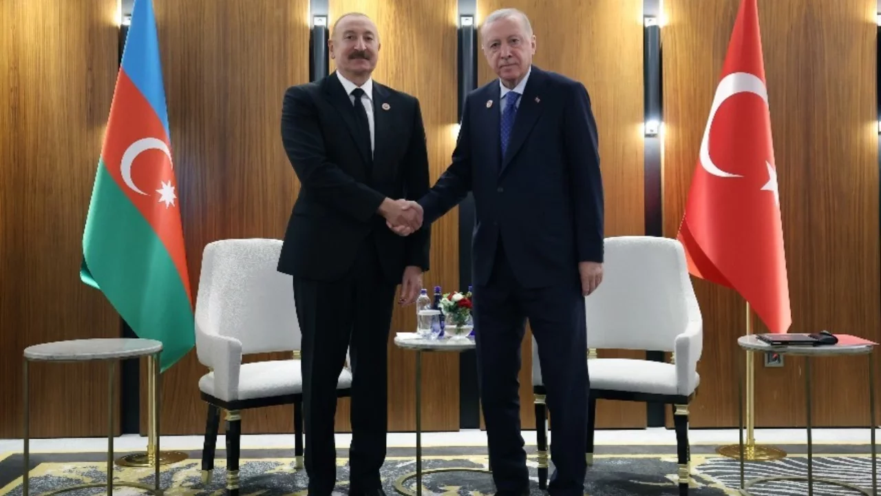 Erdoğan, Bişkek'te Aliyev ile bir araya geldi