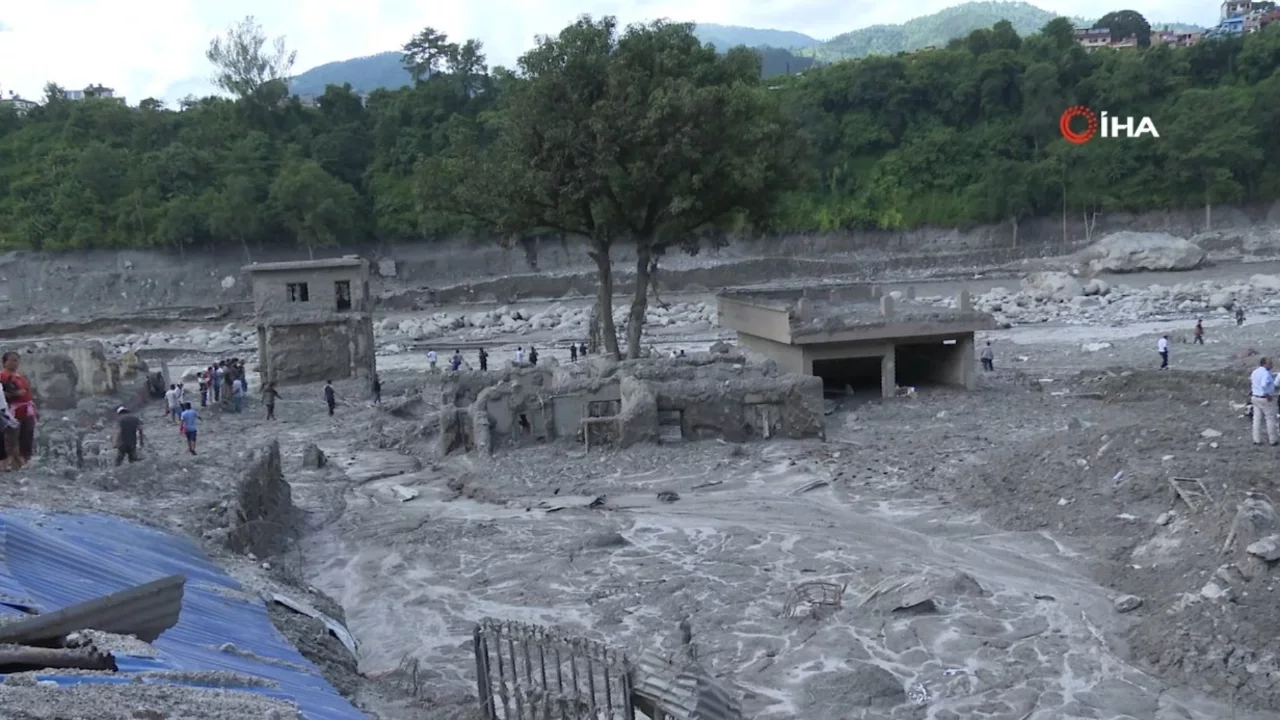 Nepal'deki afette bilanço ağırlaşıyor: 1000'den fazla ölü
