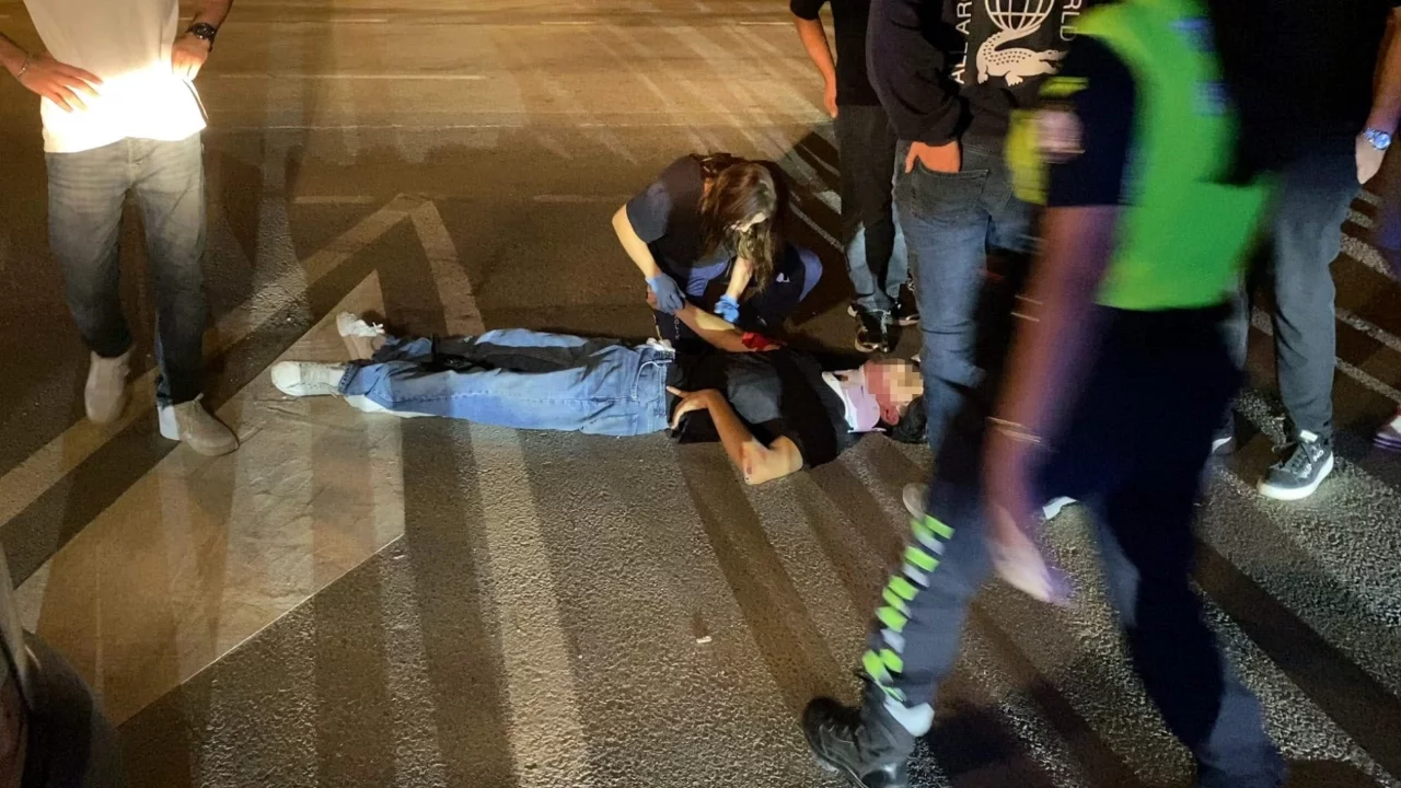 Bursa'da otomobil motosiklete çarptı: 2 kişi yaralandı