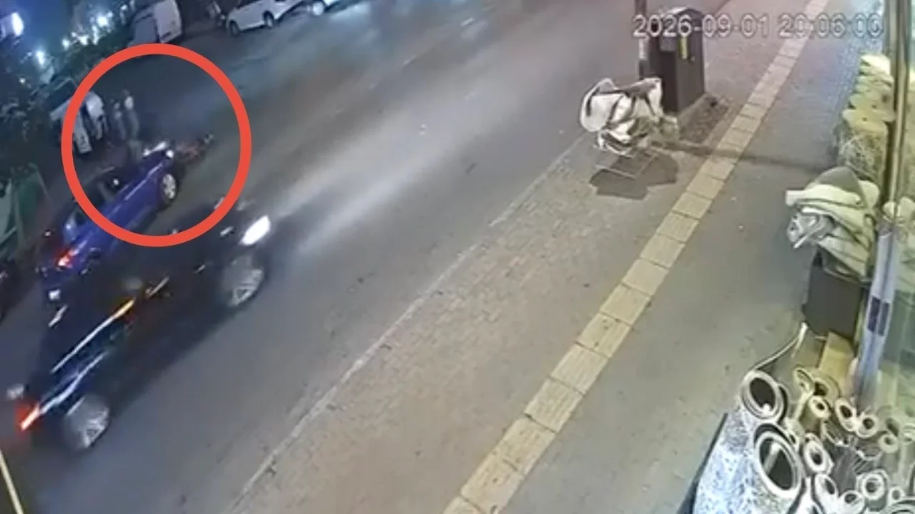 Bursa'da otomobille çarpışan motokurye yaralandı