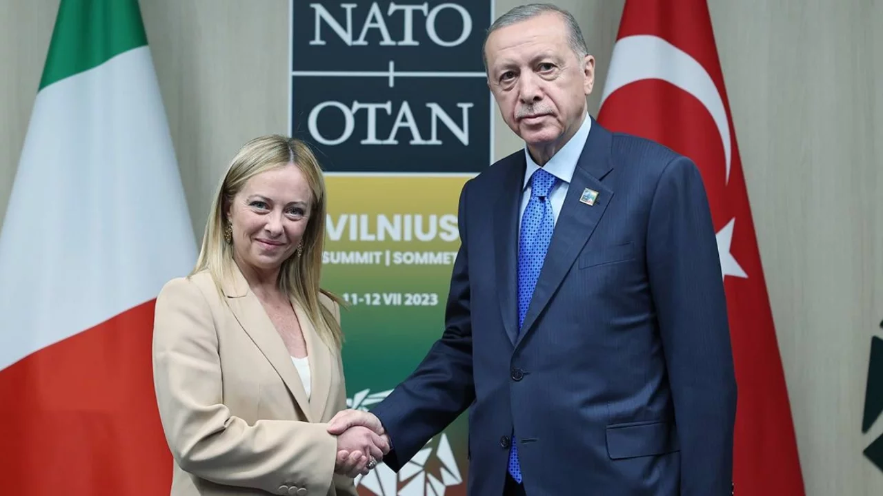 Erdoğan'dan Meloni'ye başbakanlık tebriki