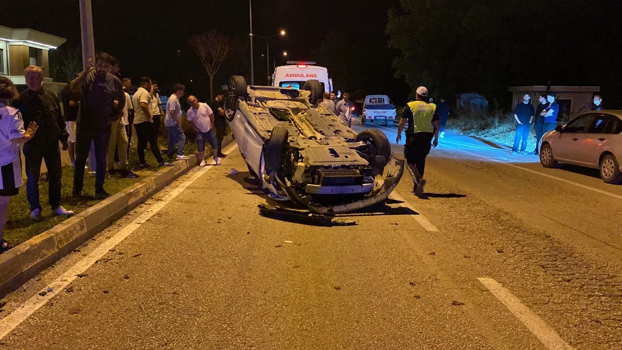 Bursa'da takla atan otomobilde 2 kişi yaralandı