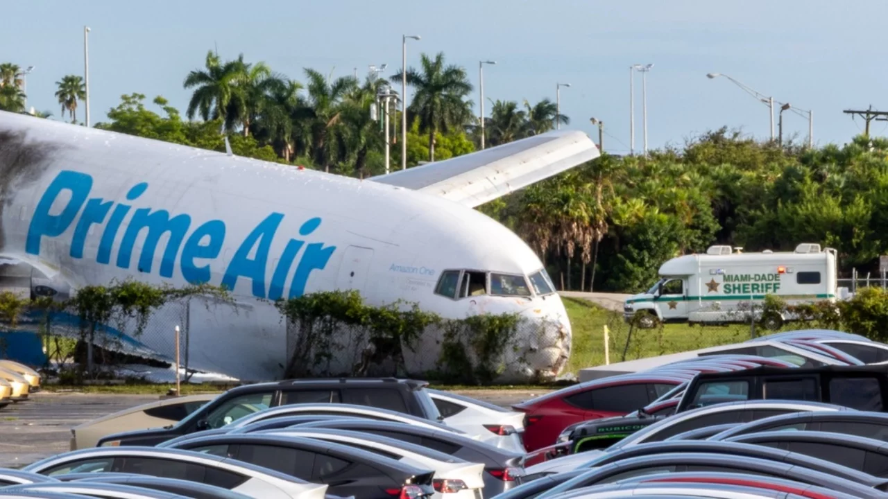 Miami Havalimanı'nda uçak kazası: 5 kişi hayatını kaybetti