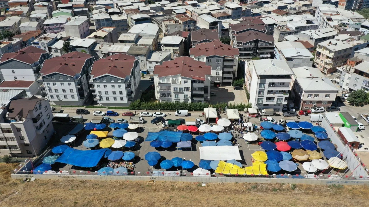 Osmangazi'de modern bir pazar alanı daha hizmete girdi