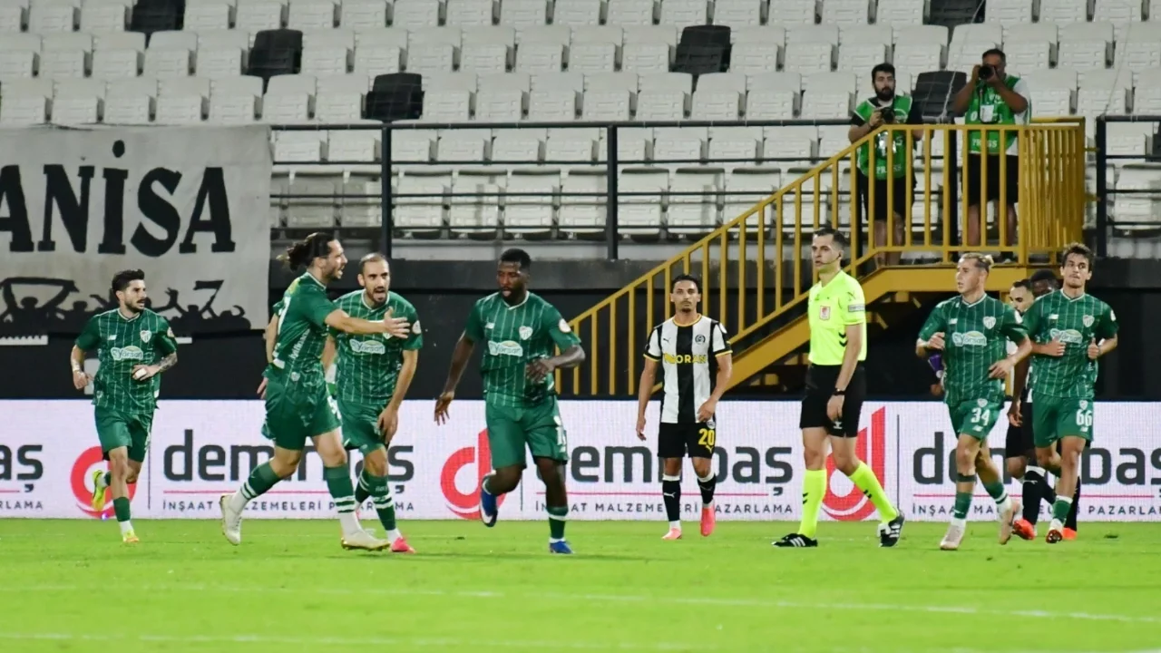 Bursaspor, Manisa FK deplasmanından galibiyetle döndü