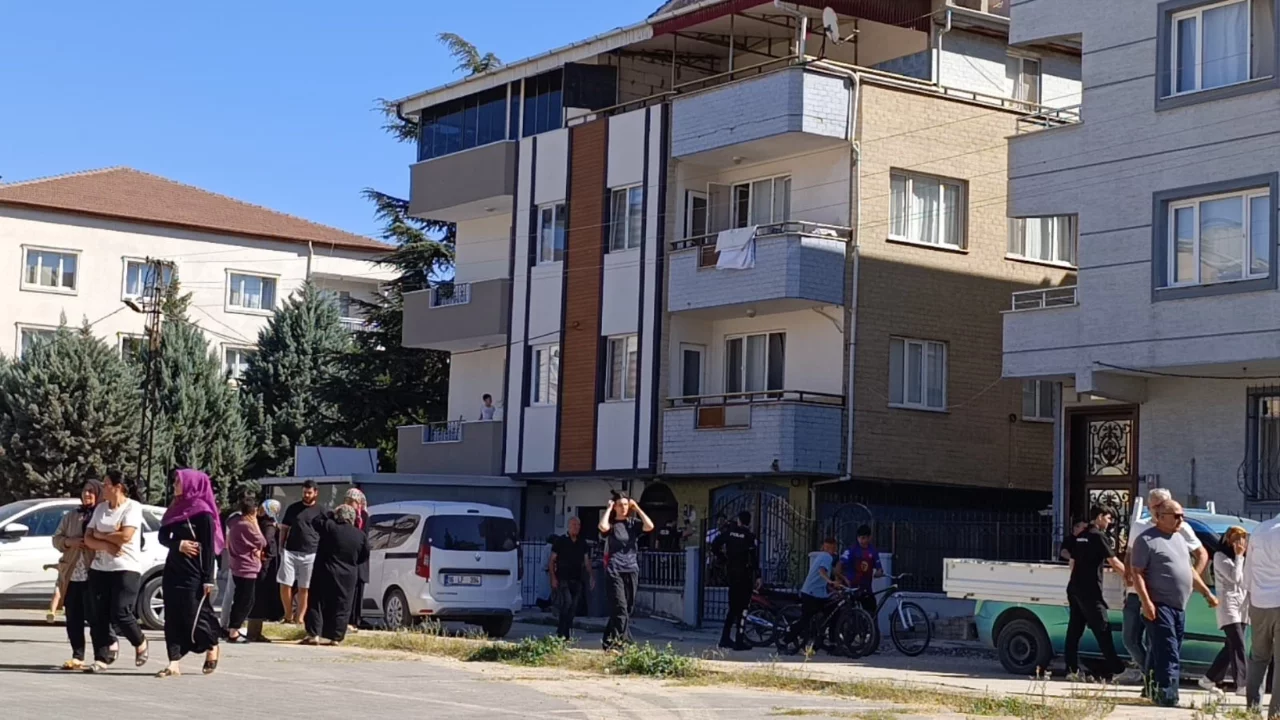 Bursa'da acı olay! 4. kattan düşen ge...