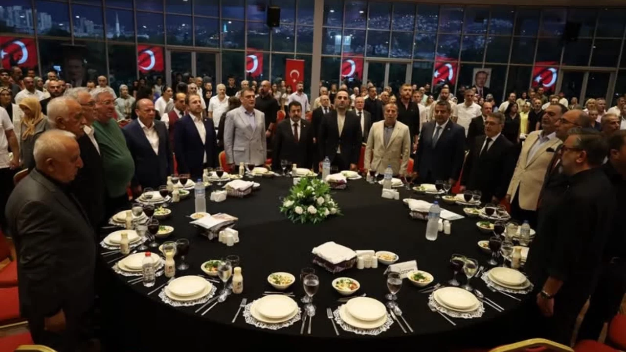 Bursa Kantinciler Odası, 2026-2027 Eğitim Öğretim Yılı Bilgilendirme Toplantısı'nda üyleriyle bir araya geldi.