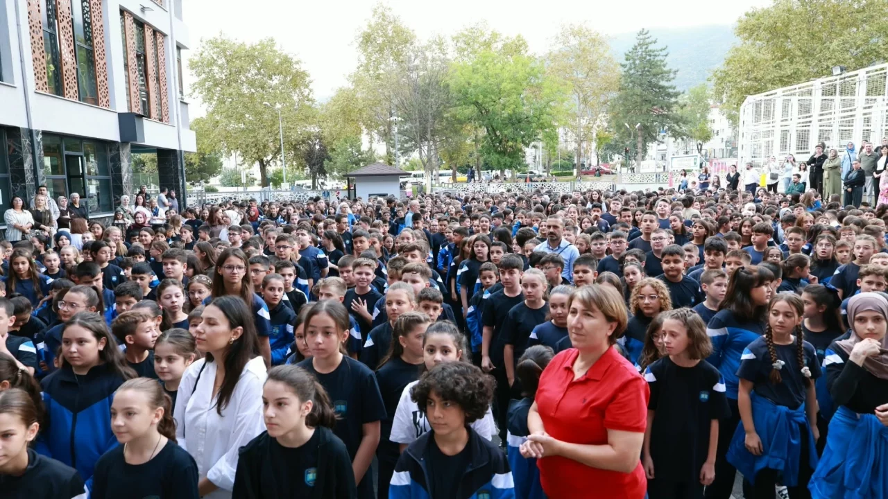 Başkan Aydın öğrencilerin ilk gün heyecanını paylaştı