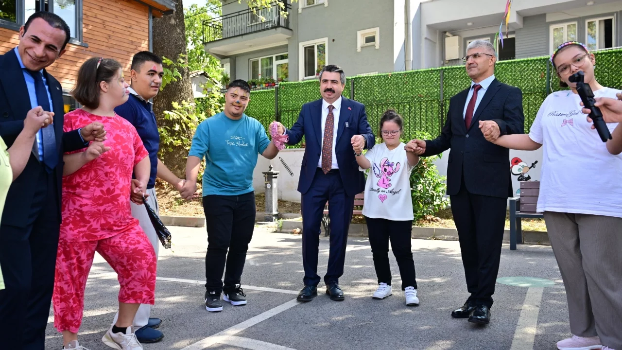 Başkan Oktay Yılmaz, özel öğrencilerin heyecanına ortak oldu