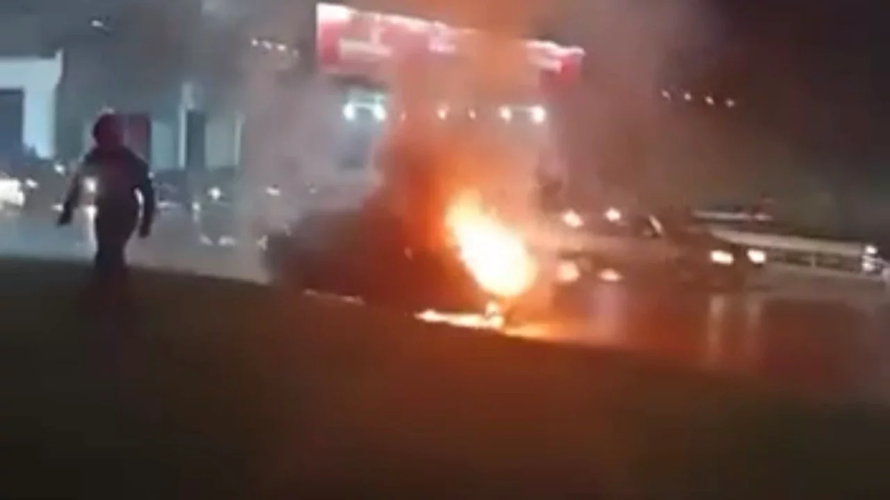 Bursa'da seyir halindeki otomobilde yangın çıktı