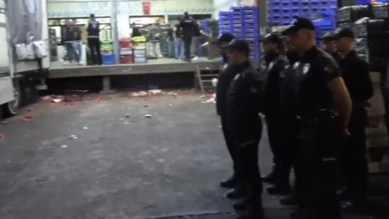 Bursa'da yaş sebze ve meyve operasyonu! Ölülere bile fatura kesmişler