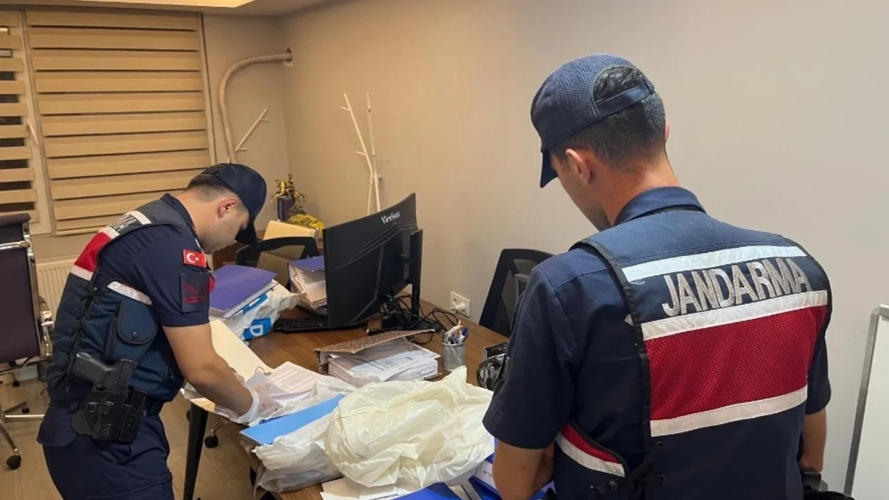 MİT koordinesinde yazılım şirketine operasyon: 5 gözaltı