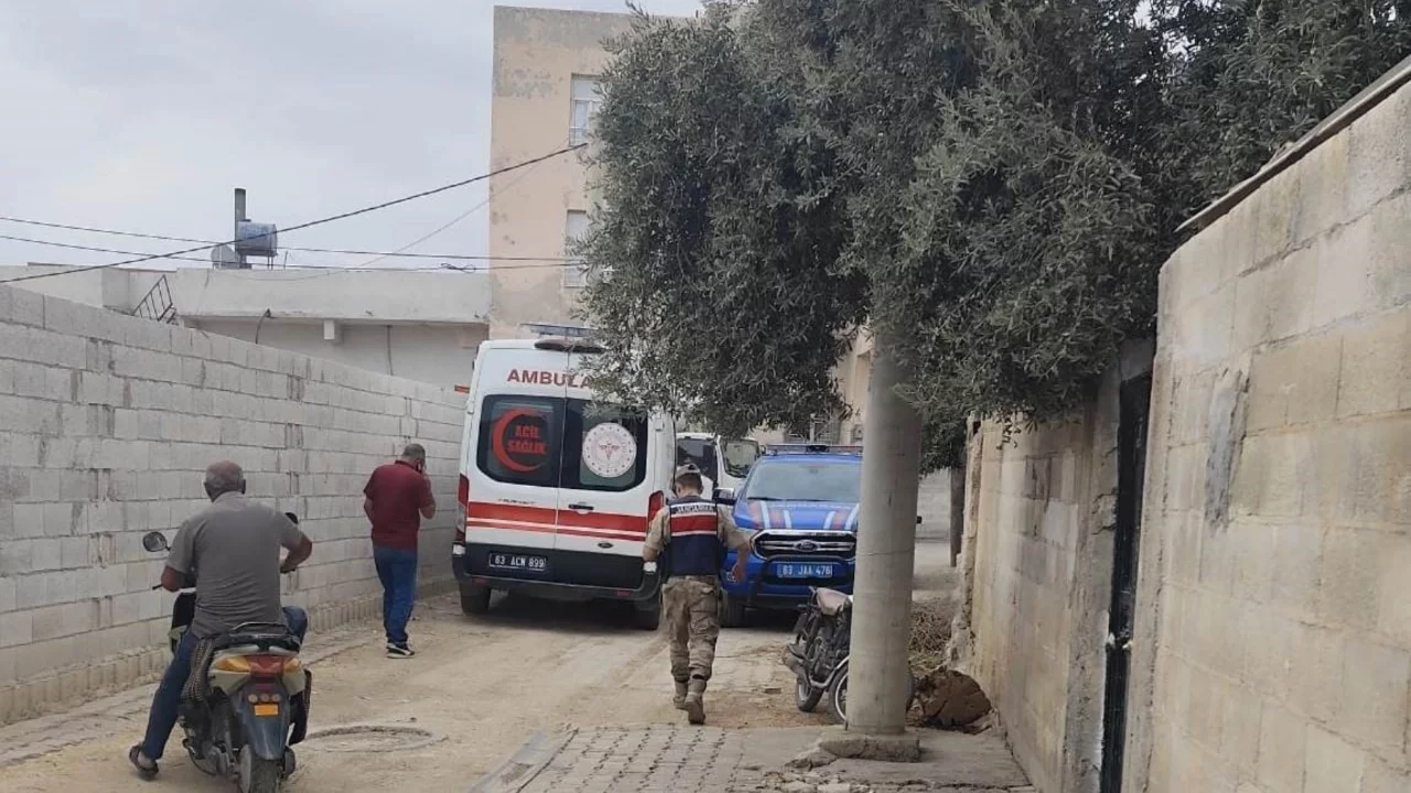 Dilencilik bahanesiyle eve girdiler: Kadını bağlayıp altınları çaldılar
