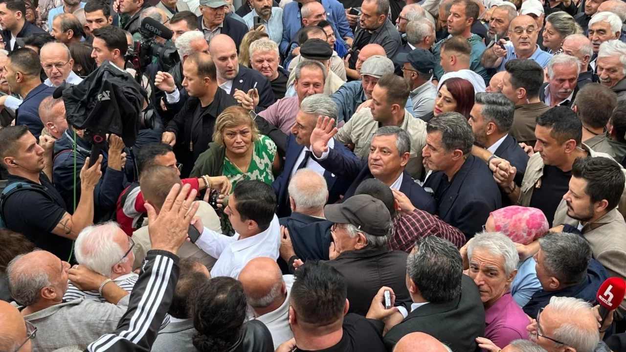Bursa'da konuşan Özel'den Bozbey ve YENİ Parti mesajları