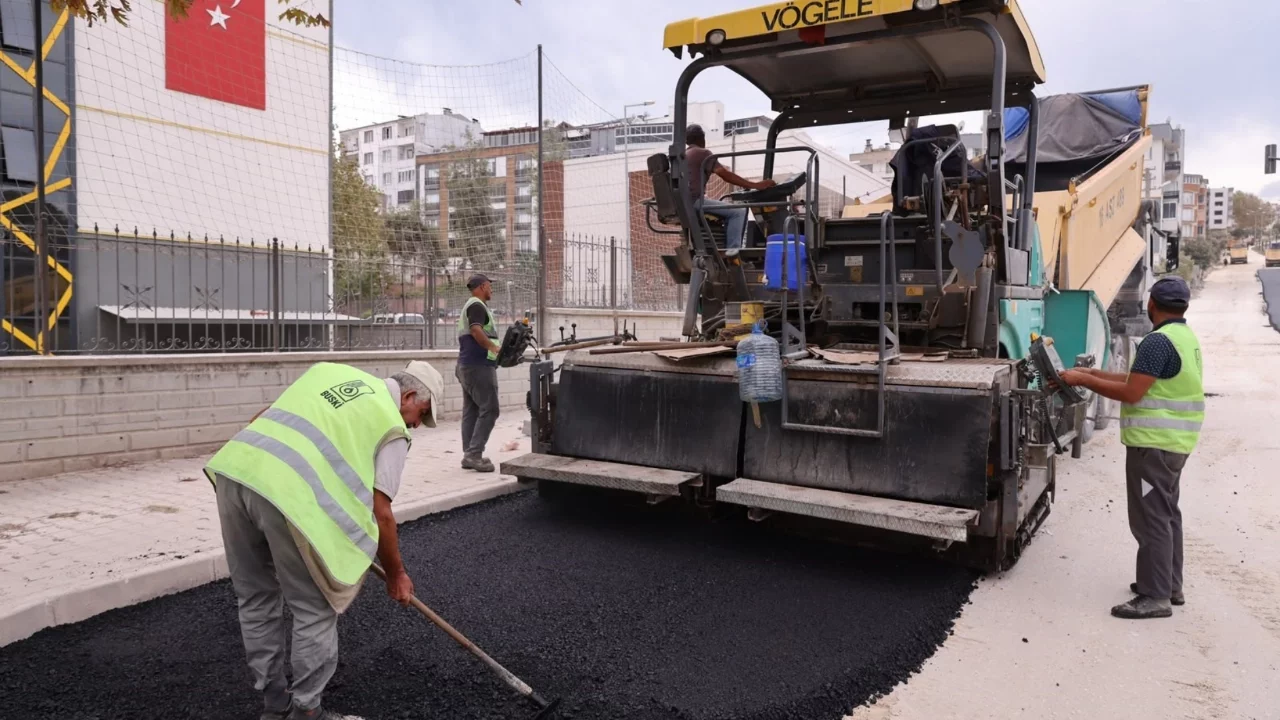 Mustafakemalpaşa'nın alt ve üstyapısı büyükşehir tarafından yenileniyor