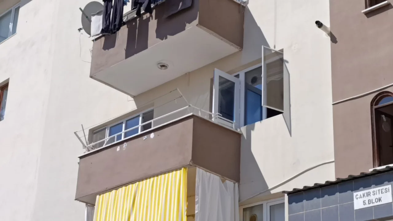 Bursa'da mutfakta yangın: 2'si çocuk 4 kişi dumandan etkilendi