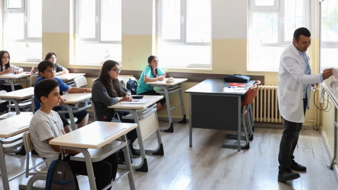 Okullarda yeni dönem! Veliler okul randevularını MEBİM'den 7/24 alabilecek
