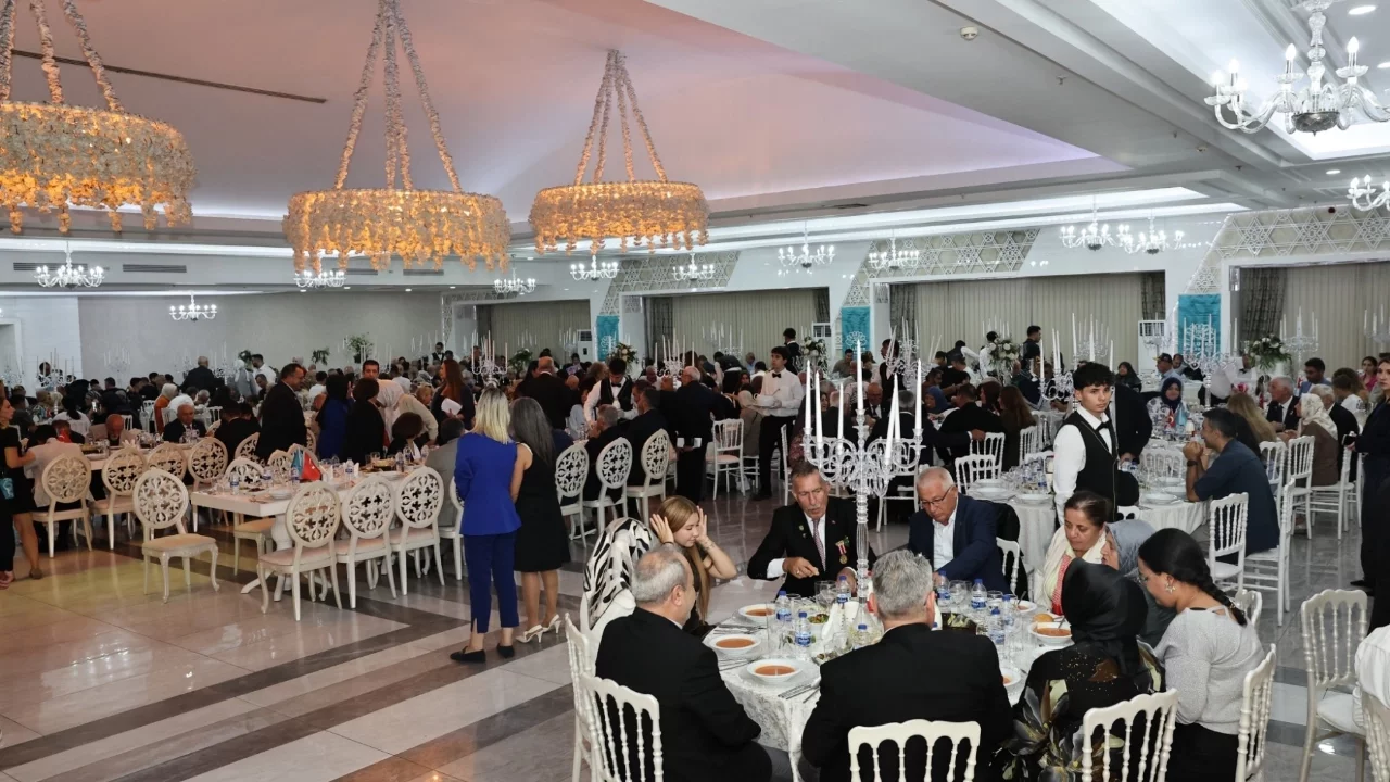 Nilüfer Belediyesi'nden şehit aileleri ve gaziler onuruna yemek