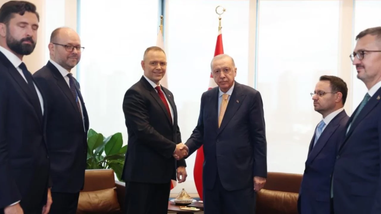 Erdoğan, Nawrocki'yi COP31 Liderler Zirvesi'ne davet etti
