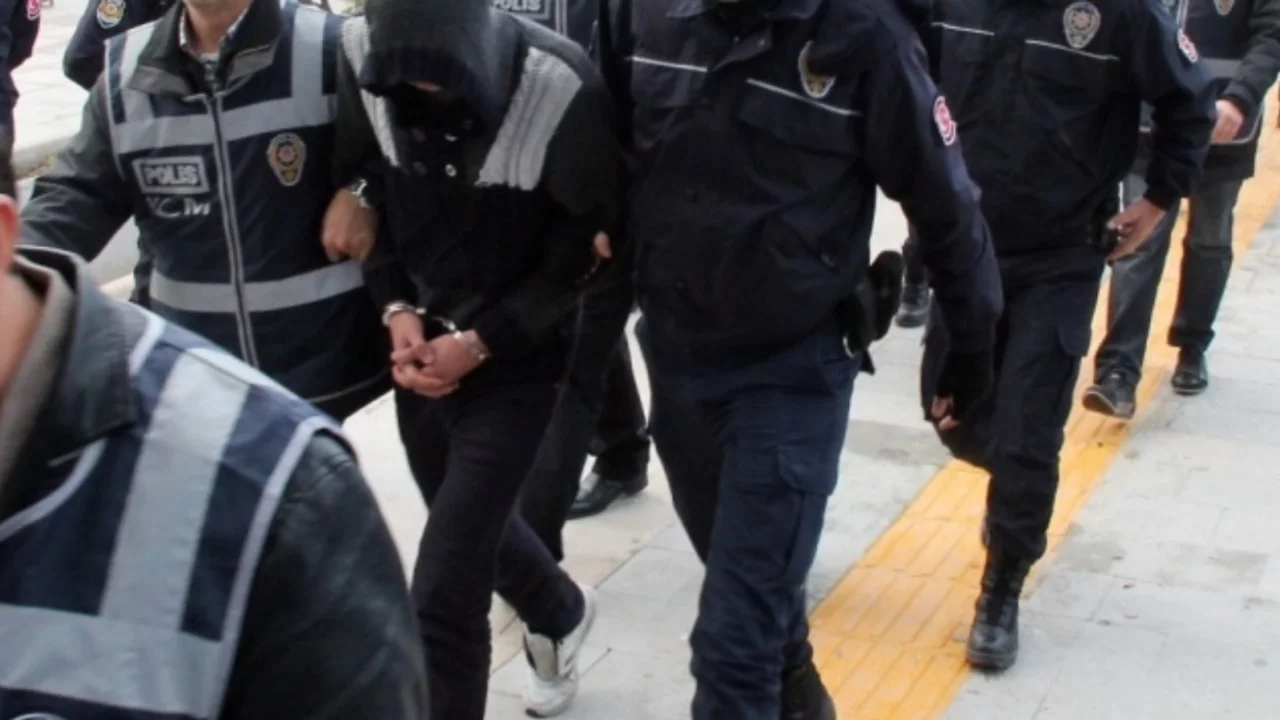 8 ülkede operasyon: 76 şüpheli yakalanarak Türkiye'ye getirildi